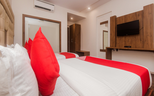 OYO 22039 Hotel Bkc Grand