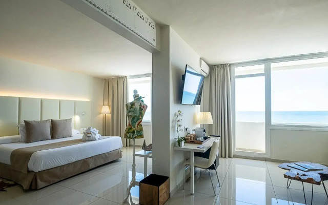 On Hotels Oceanfront - Adults Only