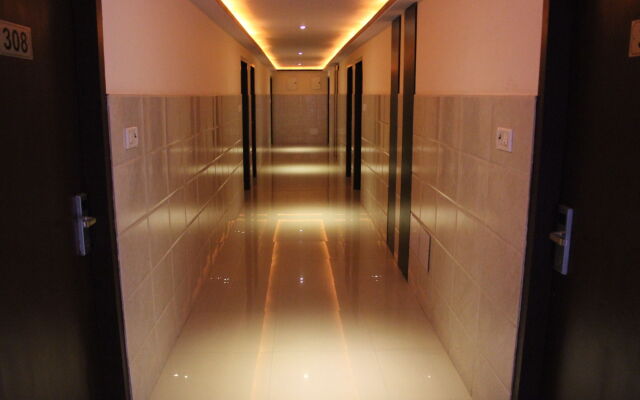 Hotel Savi Regency
