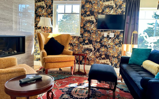 Seagull Studio Vacation Guest Suite