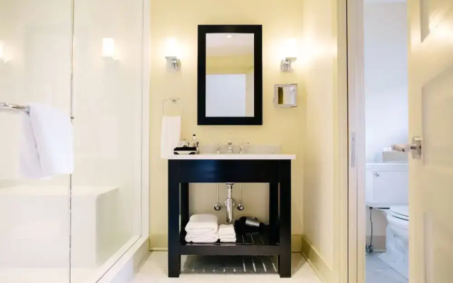 Stonehurst Place Bed & Breakfast