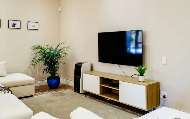 Elegant Charm Retreat Central Treasure