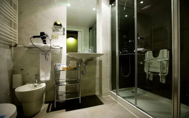 Santa Beatriz De Silva