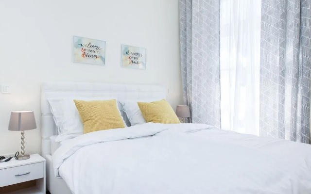 Luxury Main Square Apartments
