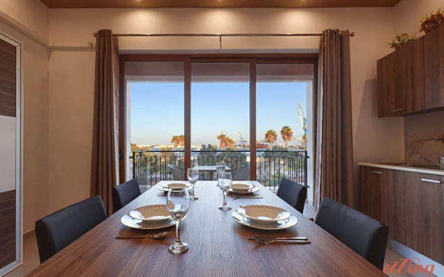 Luxurious Duplex Seafront Apt With Amazing Views