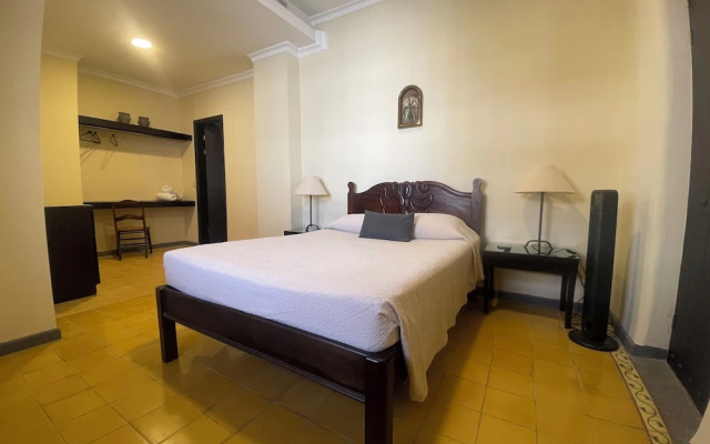 1915 Hotel