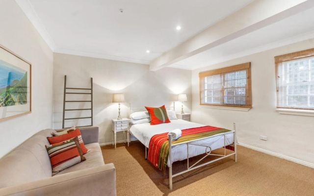 Elandra Absolute Beach Front Luxury – Guest Rooms – Hyams Beach