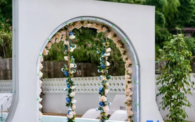 Anji Mountain Retreat · Streamside Pool Family Villa | Pure White Designer Holiday Resort