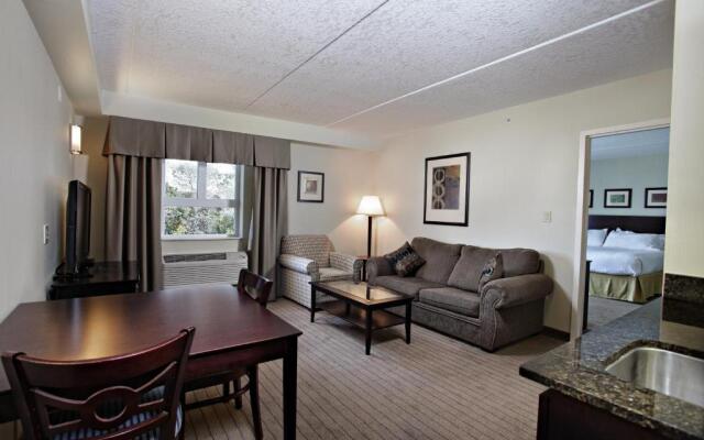 Holiday Inn Express and Suites Kincardine