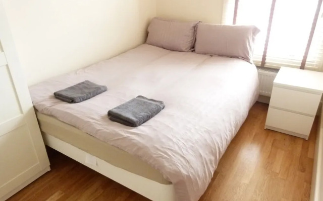 SS Property Hub - West Kensington Apartment