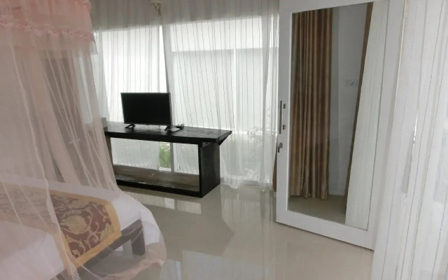 Lombok Holiday Hotel