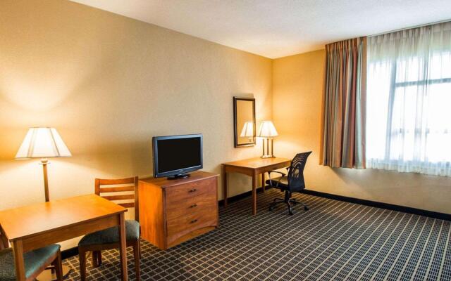 Clarion Inn & Suites Miami International Airport