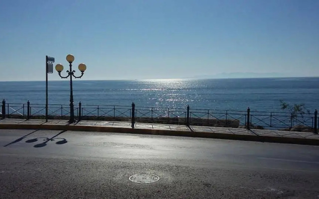 Hotel Queens Leriotis