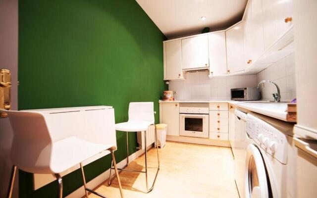 Bright apartment in Historical City Center