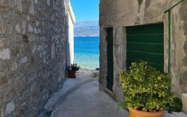Žana - 30m From Beach - A2