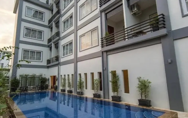 Nico's Hotel 2
