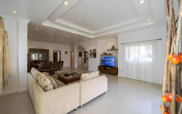 Luxurious 5-Bedroom Private Pool Villa! PV5