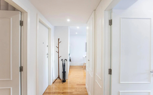 City Center 2BR Flat w/ AC by LovelyStay