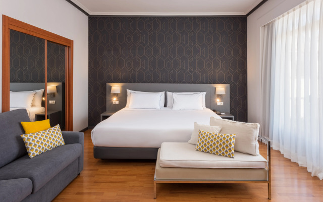 Hotel Madrid Plaza de España Affiliated by Meliá