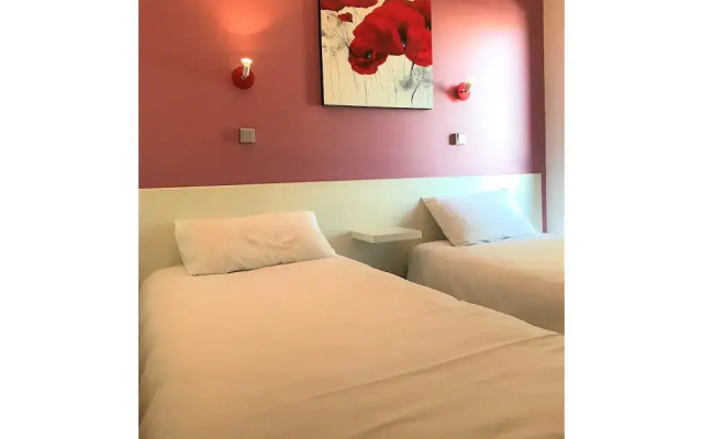 Halt Hotel