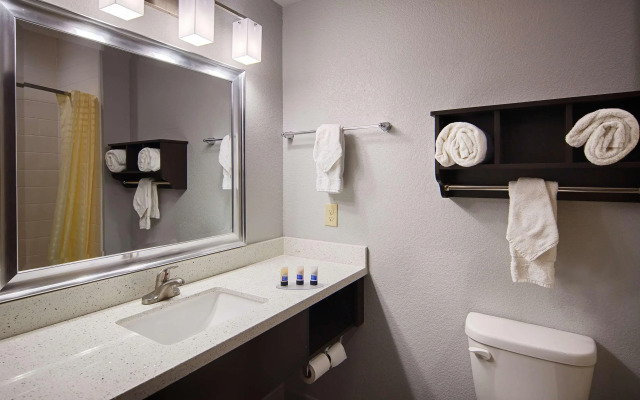 Best Western Los Alamitos Inn & Suites