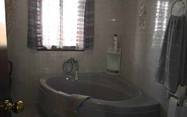 Villa con jardín piscina y cerca playa