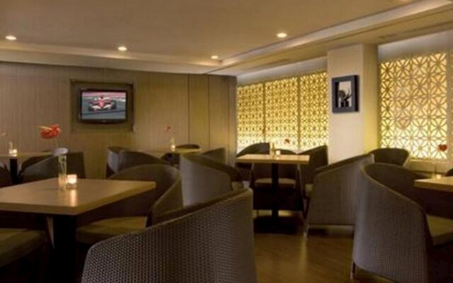 Hotel Santika Pandegiling Surabaya