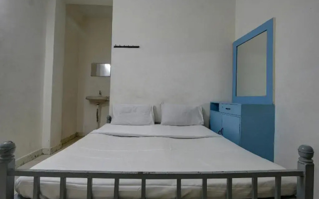 Sri Om Muruga Lodge by OYO Rooms
