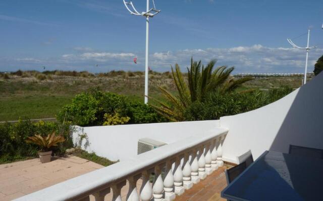 Appartement rez de jardin face a la mer