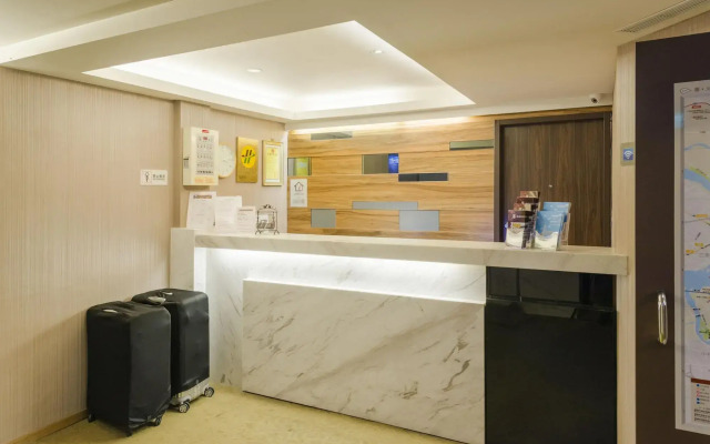 Jing Guang Hotel