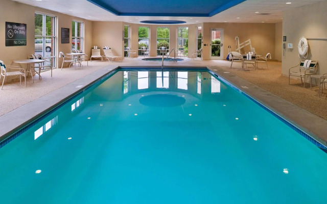 Hampton Inn & Suites Plymouth