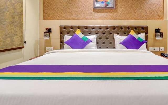 The Golden Crown Hotel Banquet & Cafe