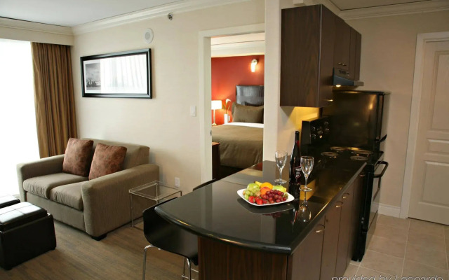 Sandman Signature Toronto Airport Hotel