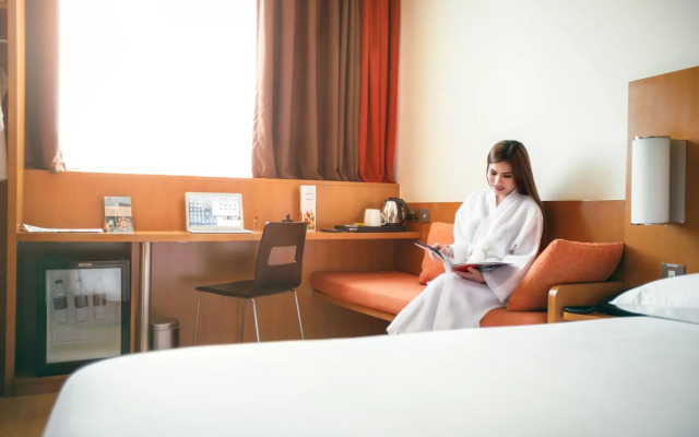 ibis Abu Dhabi Gate