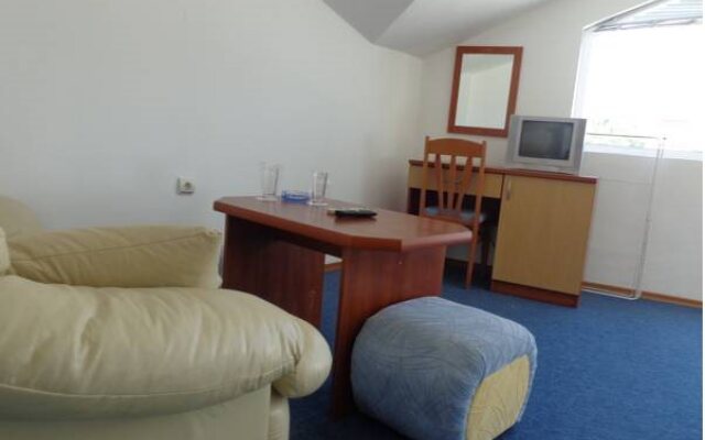 Poseidon Family Hotel