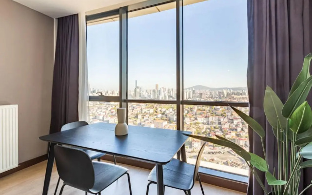 Charming Flat With Gorgeous City View in Atasehir