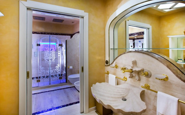 Vip's Motel Luxury Accommodation & Spa