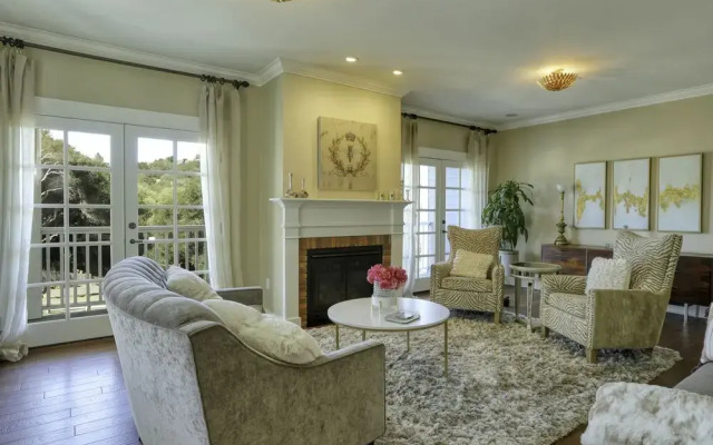 552 Paseo Street 4 Bedroom Home by Redawning