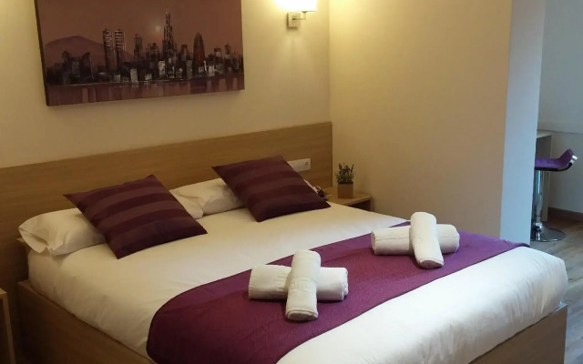 Hostal Barcelona Travel