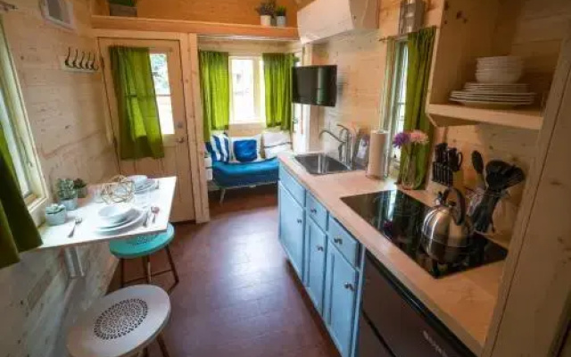 Mount Hood Village Zoe Tiny House 9