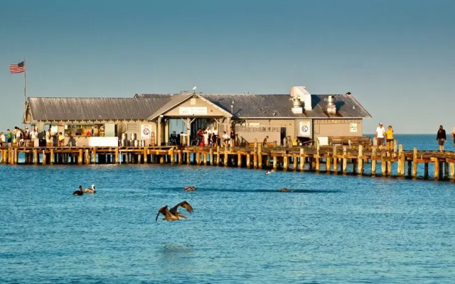 Runaway Bay Resort by BBG