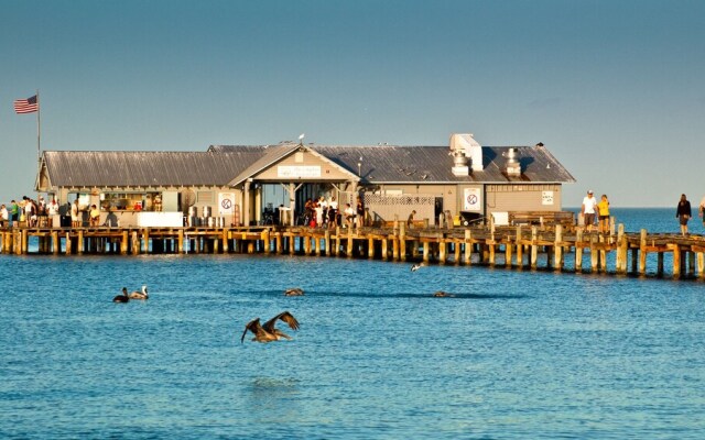 Runaway Bay Resort by BBG