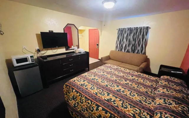 Royal Palms Motel & RV Park