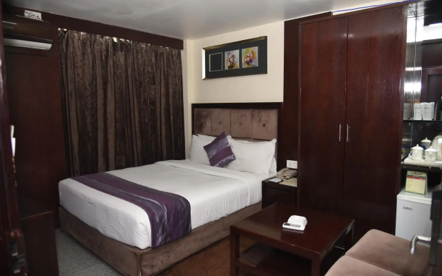 Hotel The Raso
