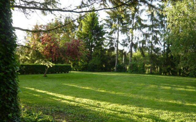 Gîte Saint-Pourçain-sur-Sioule, 5 pièces, 9 personnes - FR-1-489-60