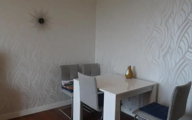 Studio Moderne avec jolie vue