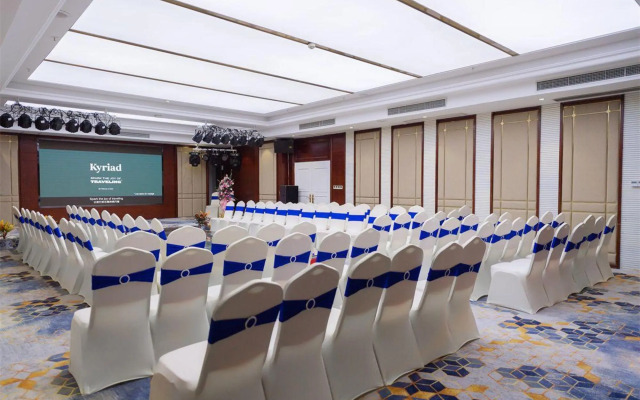 Royal Holiday Hotel (Wuyan Military District Headquarters Branch)