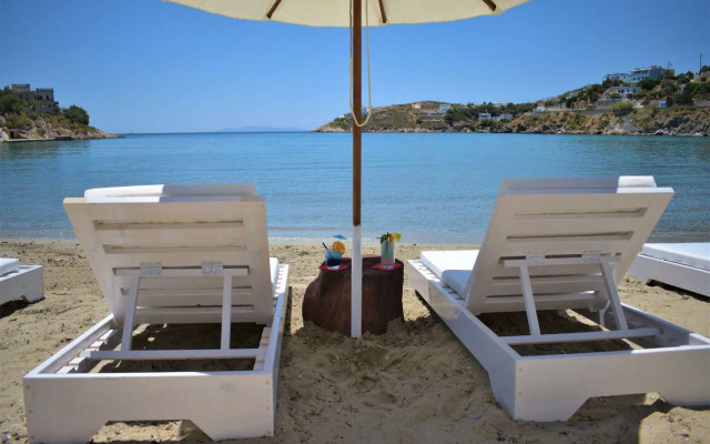 Vari Beach Hotel