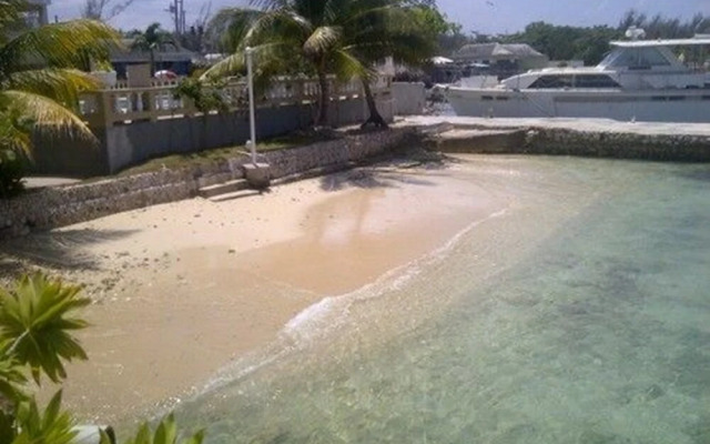 Cariblue Beach Hotel And Scuba Diving Resort