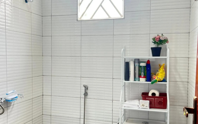 Cozy room with WIFI,parking space close to everything